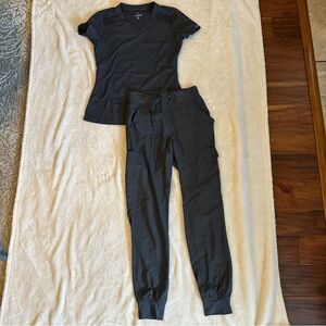 Medcouture Women’s XST dark grey scrubs